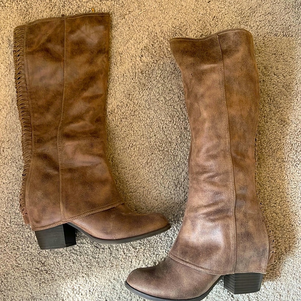Fergalicious zip up boots size 8.5 womens